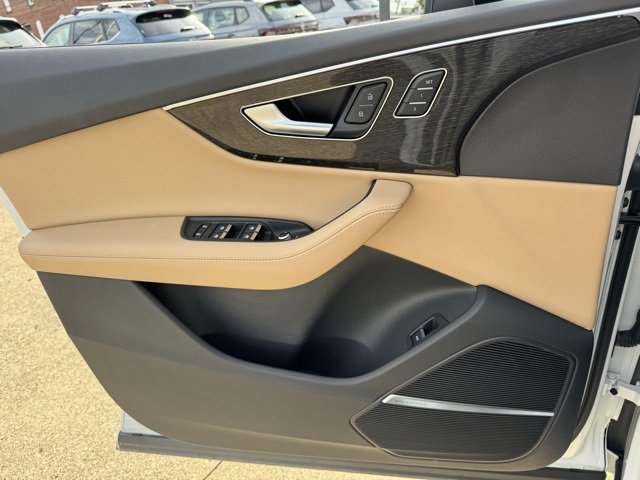 Used 2023 Audi Q7 3.0T Prestige image 21