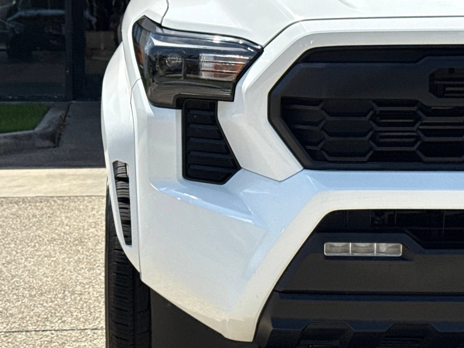 Used 2024 Toyota Tacoma TRD Sport AWD/4WD image 8