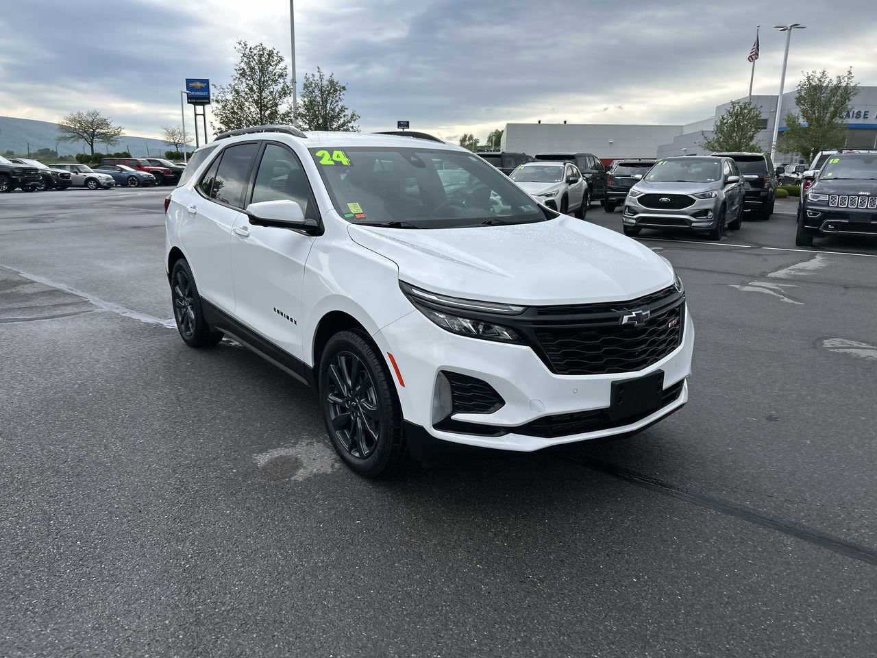 Used 2024 Chevrolet Equinox RS w/ RS Leather Package AWD/4WD image 1