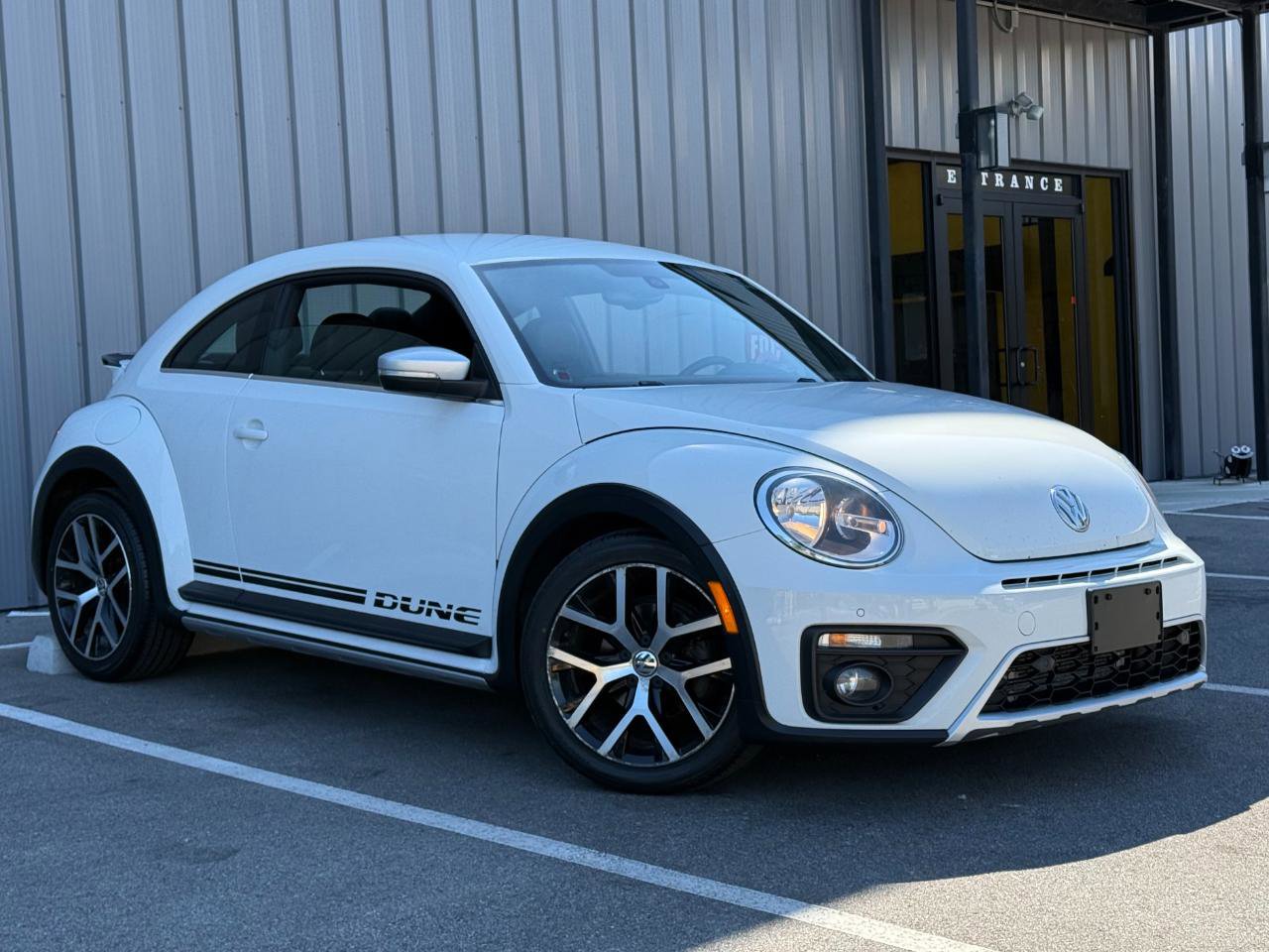 Used 2016 Volkswagen Beetle 1.8T Dune FWD image 3