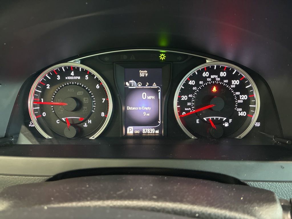 Used 2017 Toyota Camry SE w/ Moonroof Package image 23