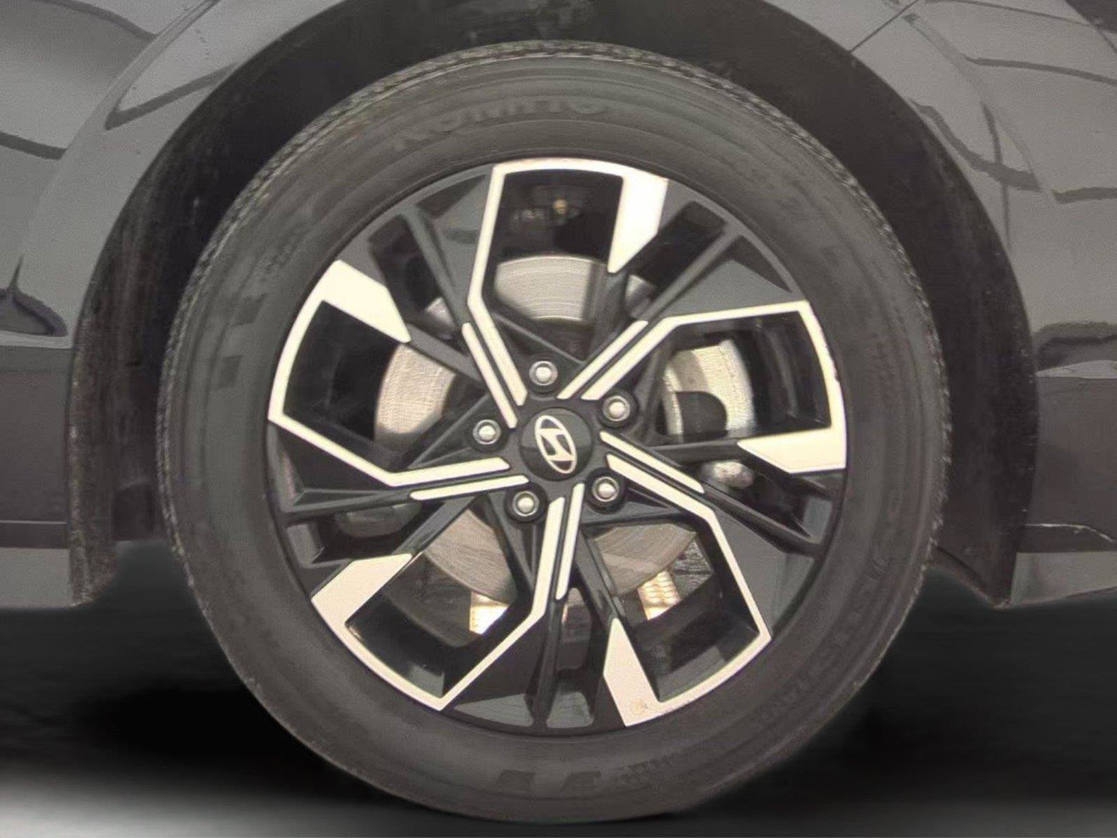 Used 2025 Hyundai Sonata SEL FWD image 27