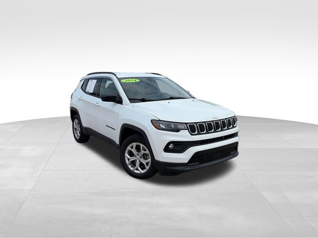 Used 2024 Jeep Compass Latitude AWD/4WD image 11