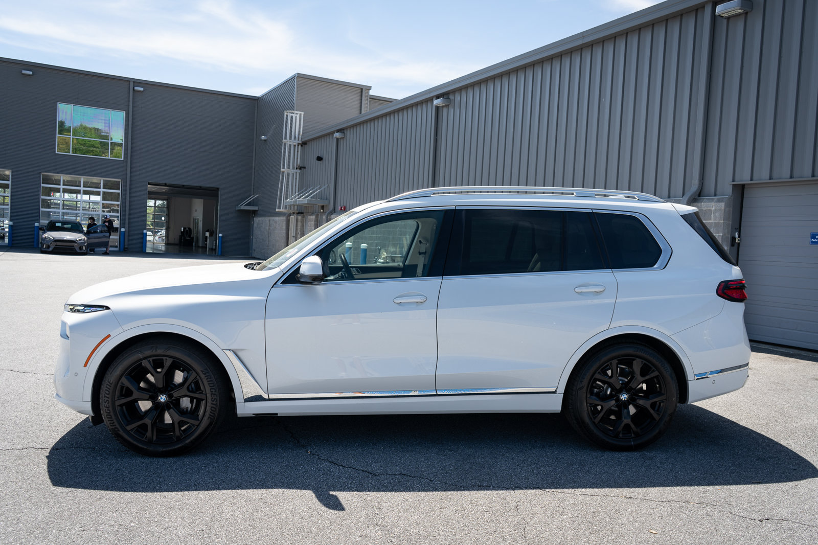Used 2023 BMW X7 xDrive40i w/ Executive Package AWD/4WD image 12