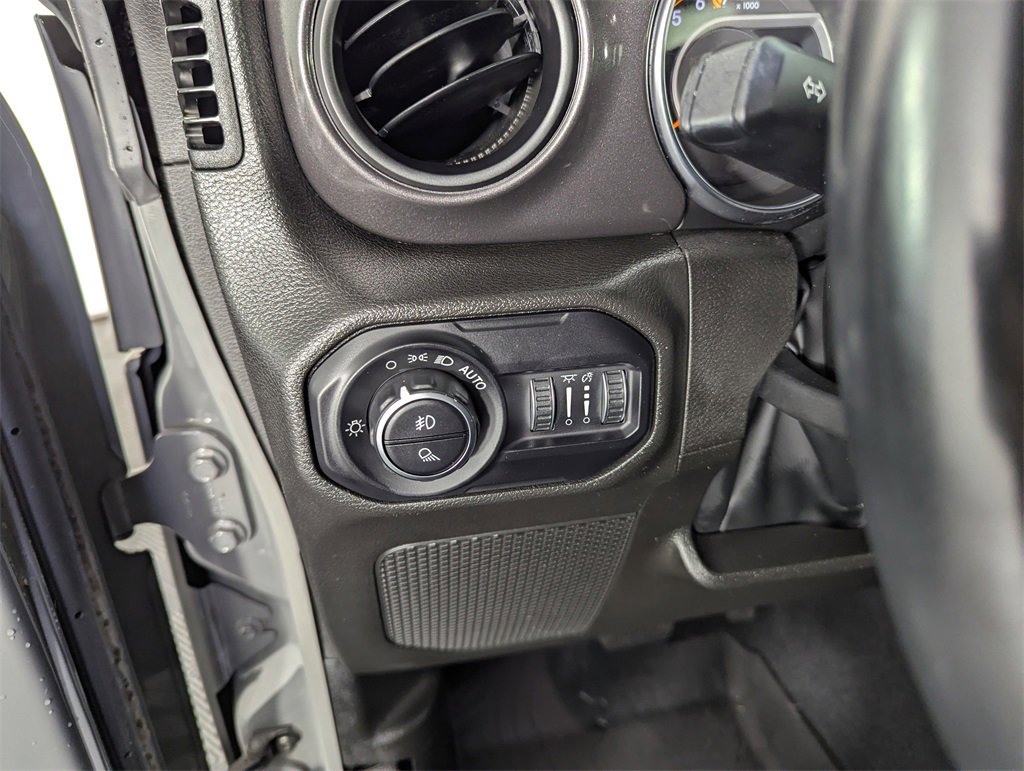 Used 2022 Jeep Gladiator Sport image 20