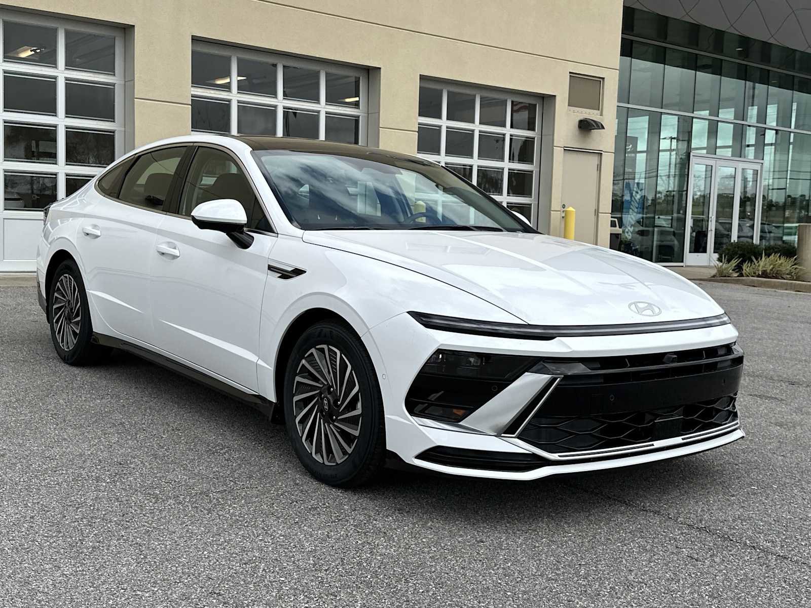 New 2026 Hyundai Sonata Limited image 2