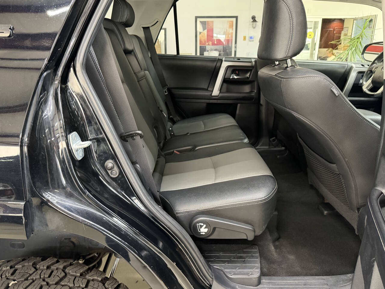 Used 2019 Toyota 4Runner SR5 Premium AWD/4WD image 16