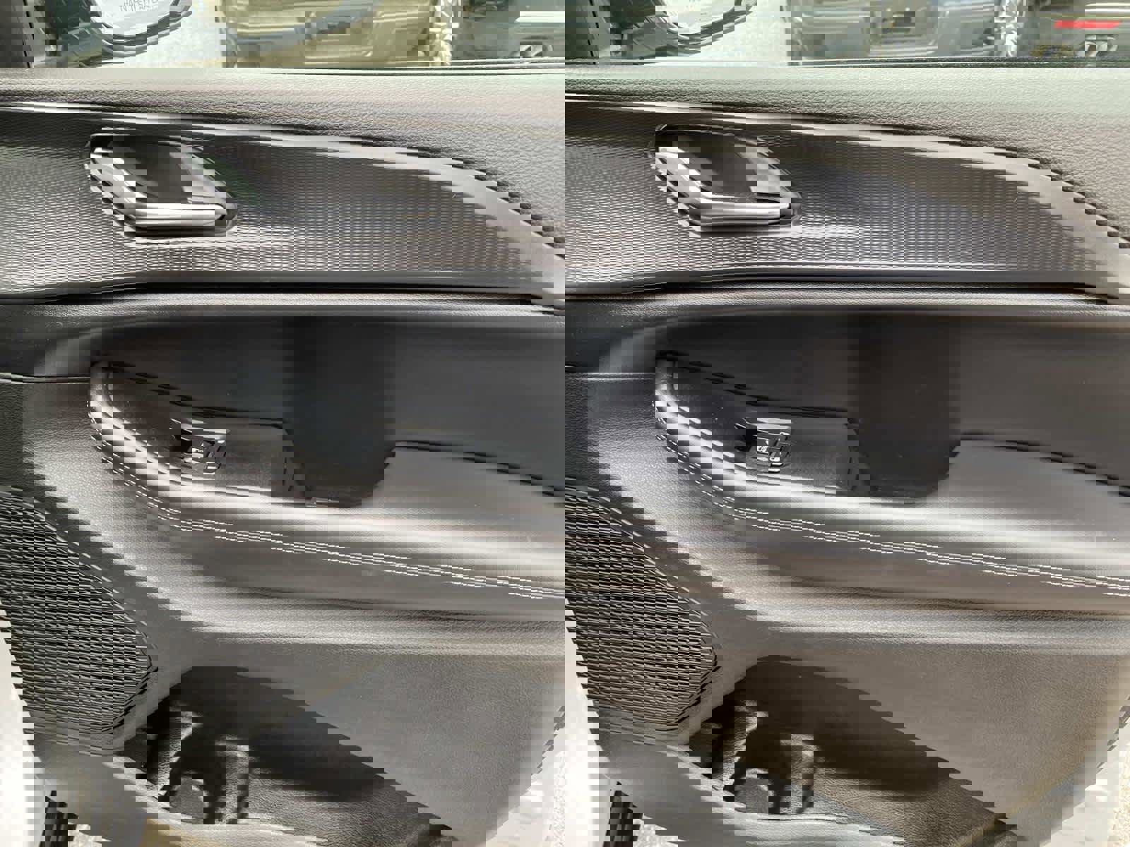 Certified 2024 Jeep Grand Cherokee Altitude image 23