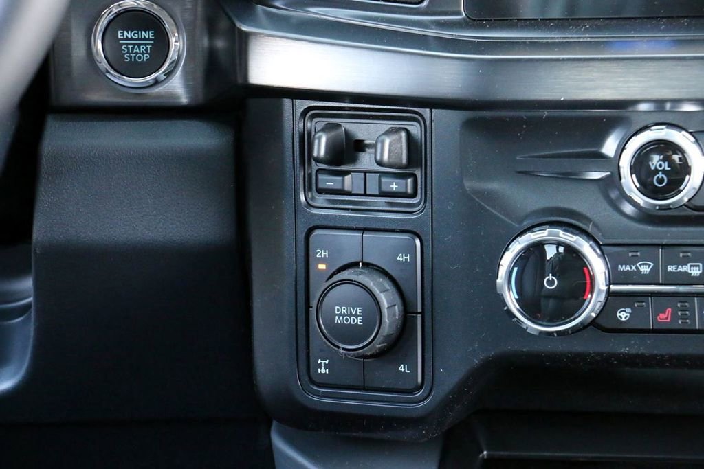 New 2026 Ford F350 Lariat w/ Black Appearance Package image 31