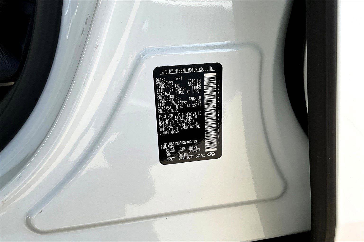 New 2025 INFINITI QX80 Sensory image 23