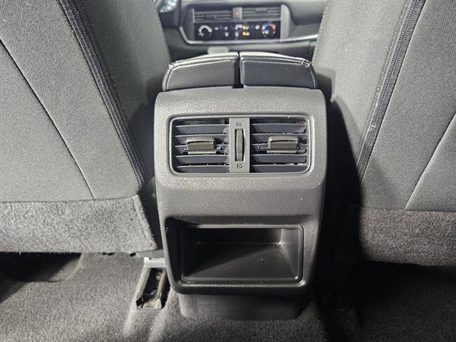 Used 2024 Nissan Rogue S image 39