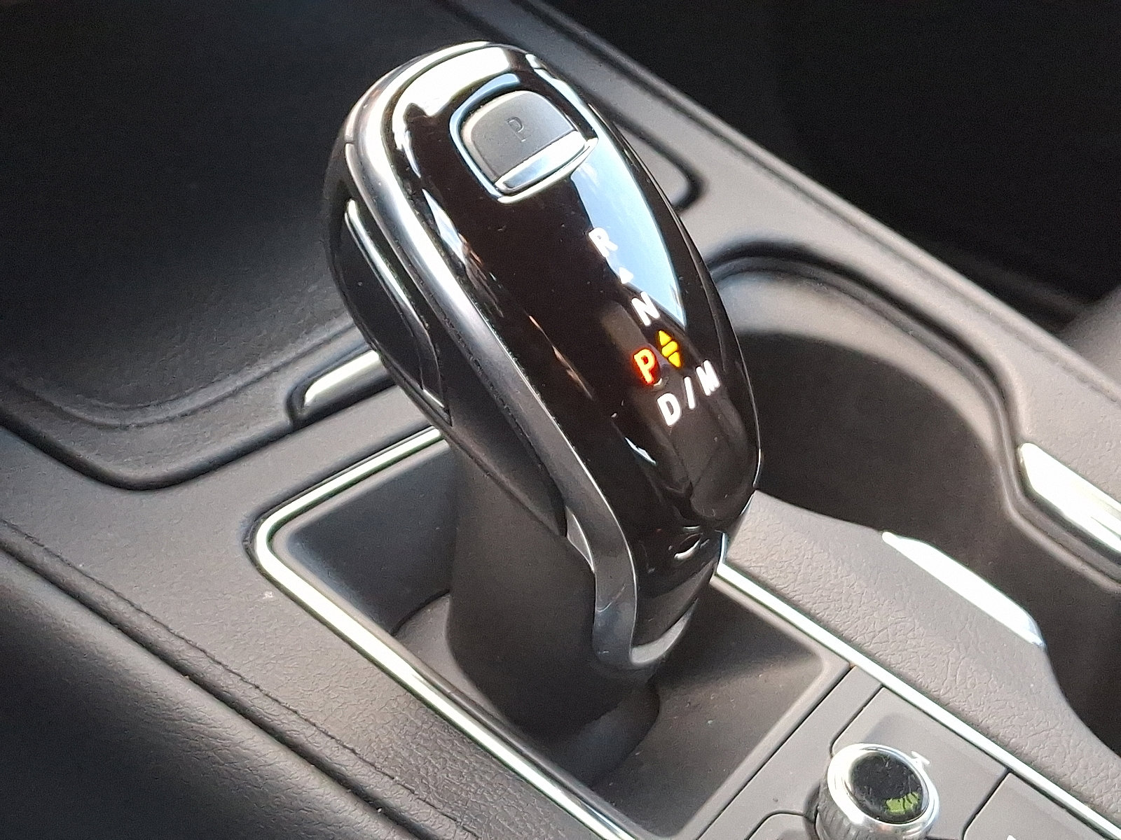 Used 2022 Cadillac XT4 Premium Luxury w/ Enhanced Visibility Package image 14