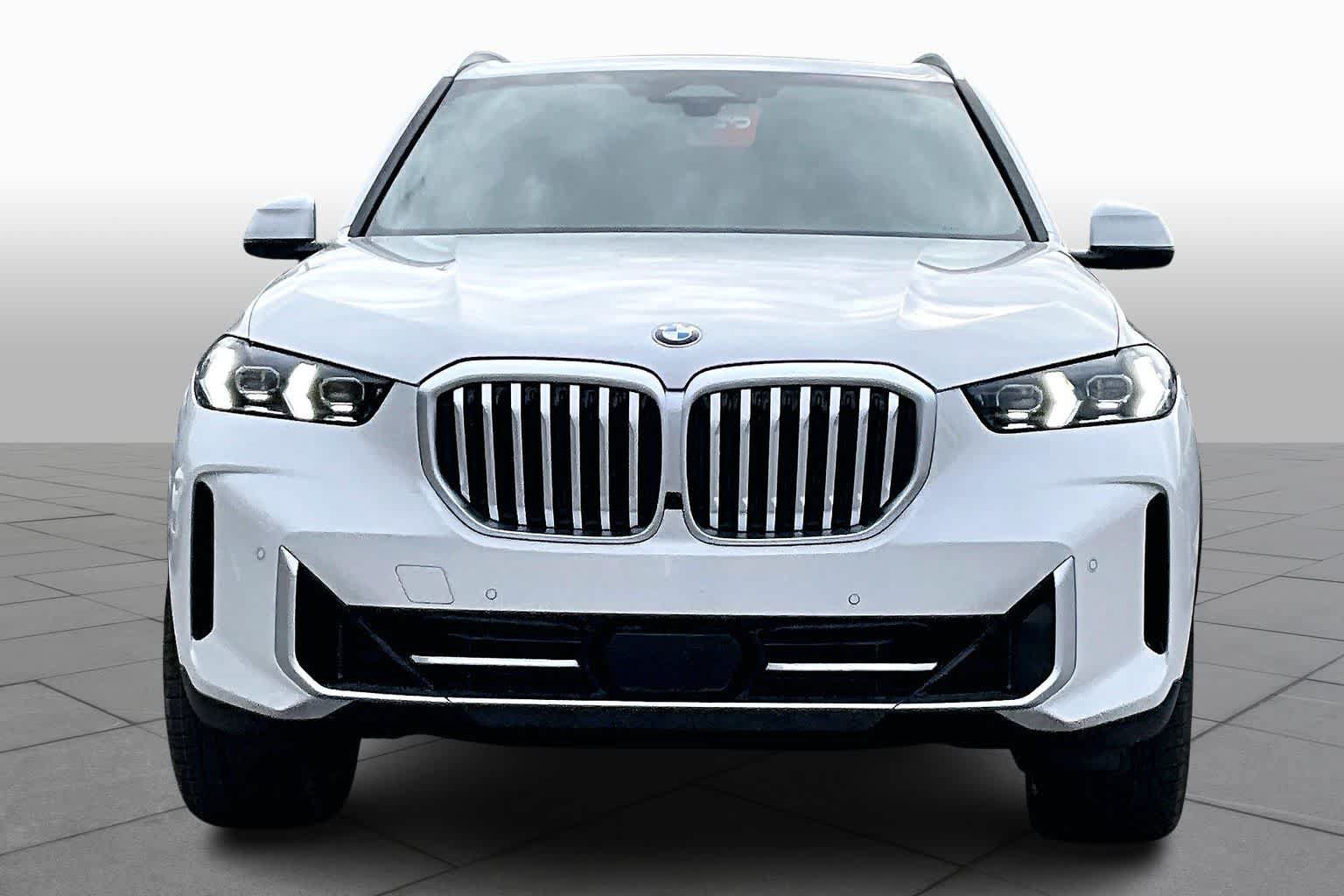 New 2026 BMW X5 xDrive40i w/ M Sport Package AWD/4WD image 3