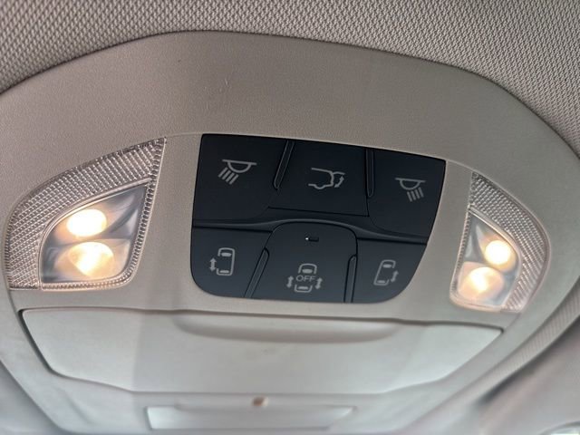 Used 2024 Chrysler Pacifica Touring-L image 15