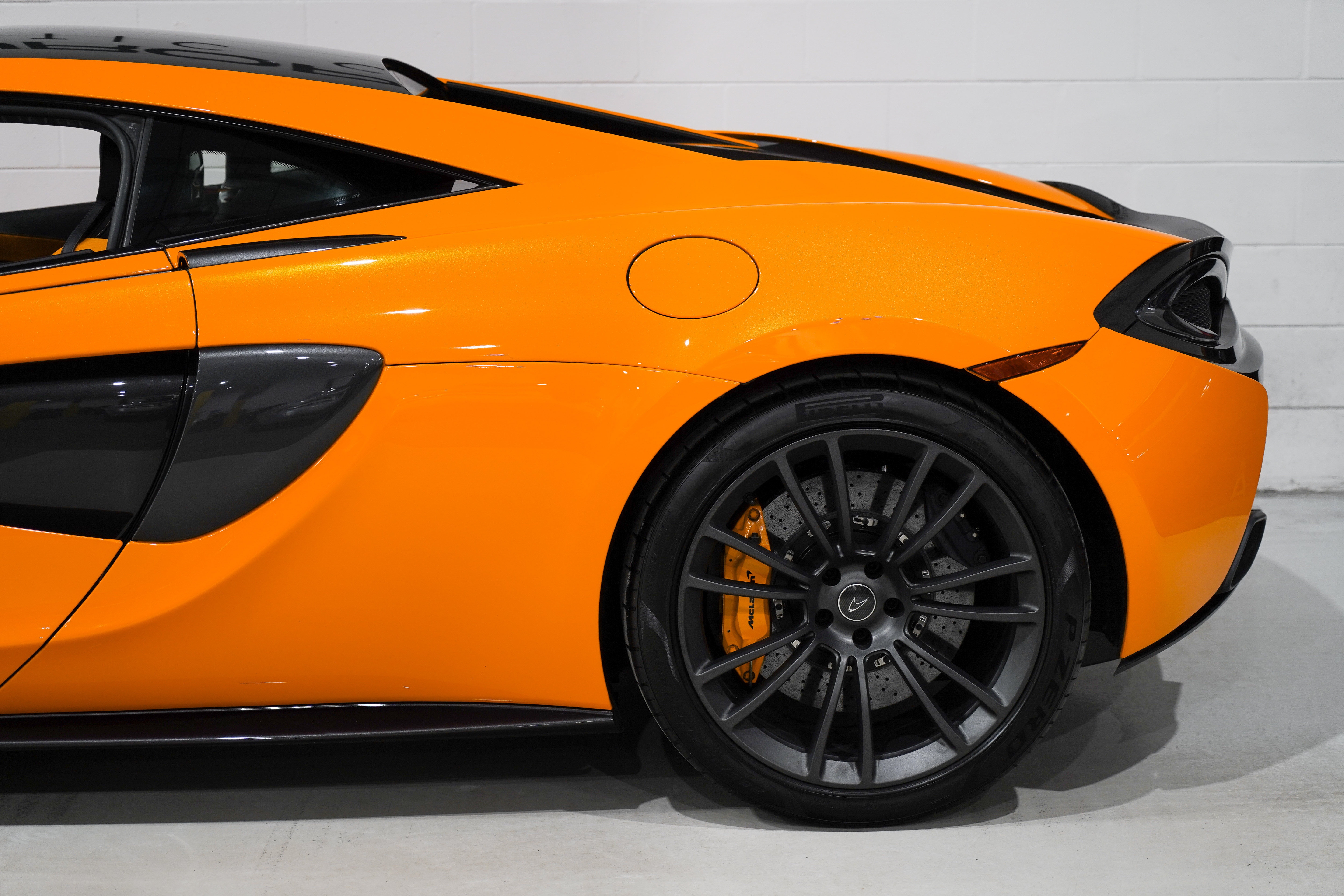 Used 2017 McLaren 570S Coupe RWD image 37
