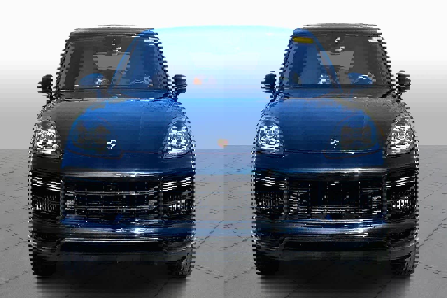 Used 2020 Porsche Cayenne Turbo image 3