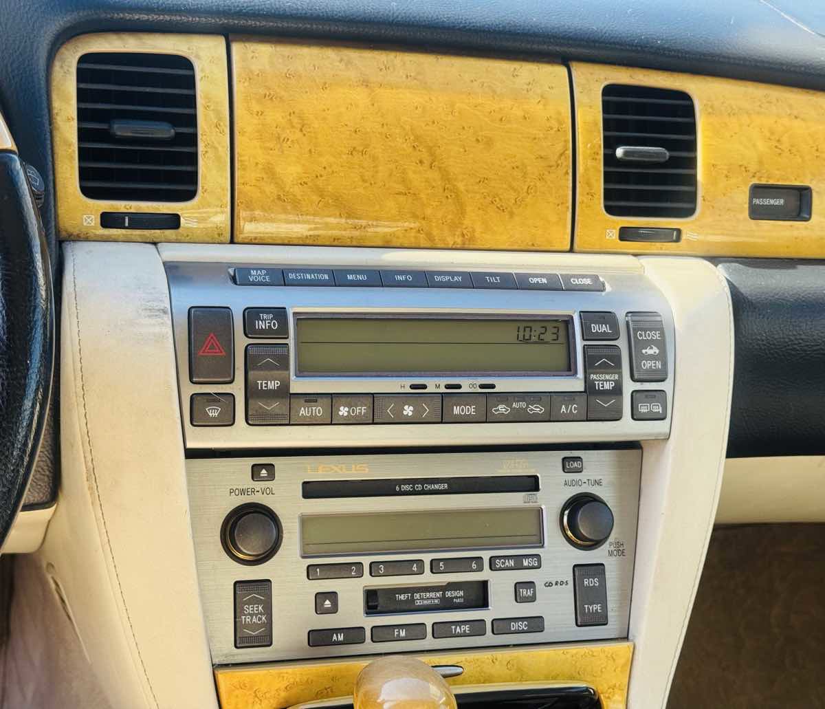 Used 2004 Lexus SC 430 Convertible image 18