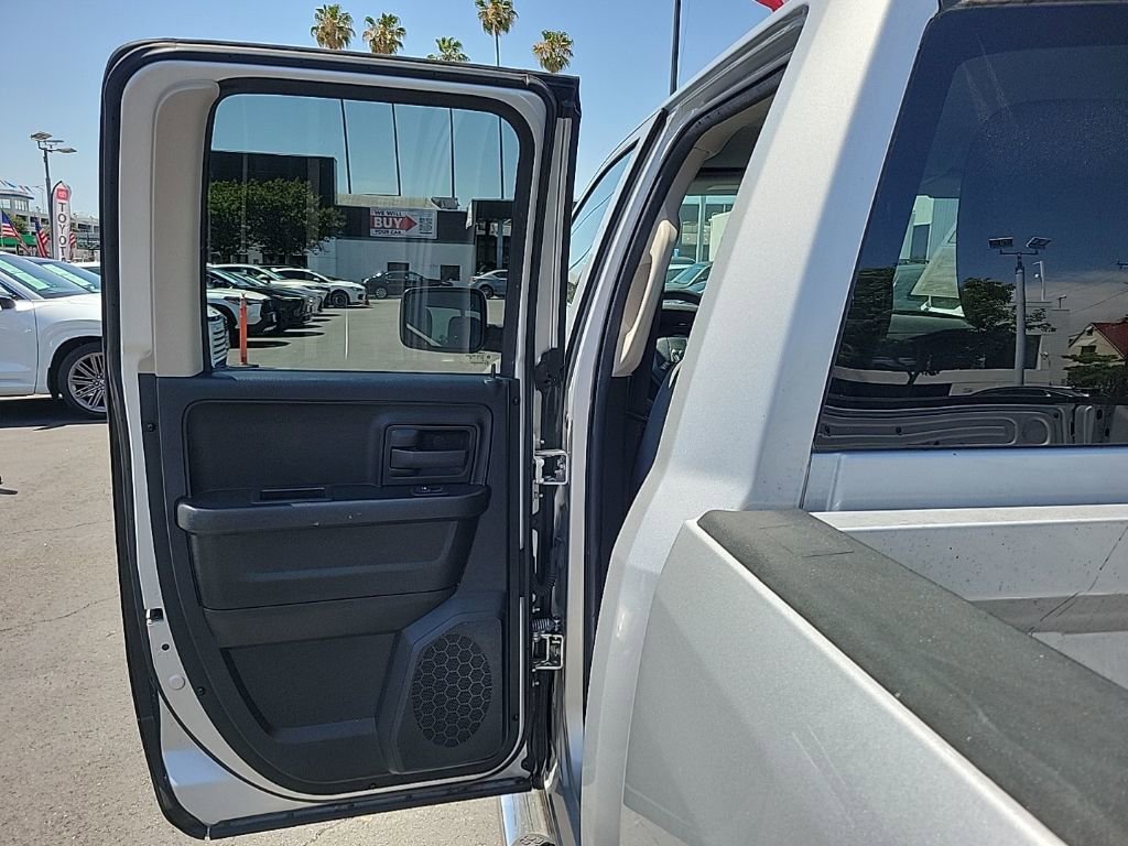 Used 2016 RAM 1500 Express RWD image 12