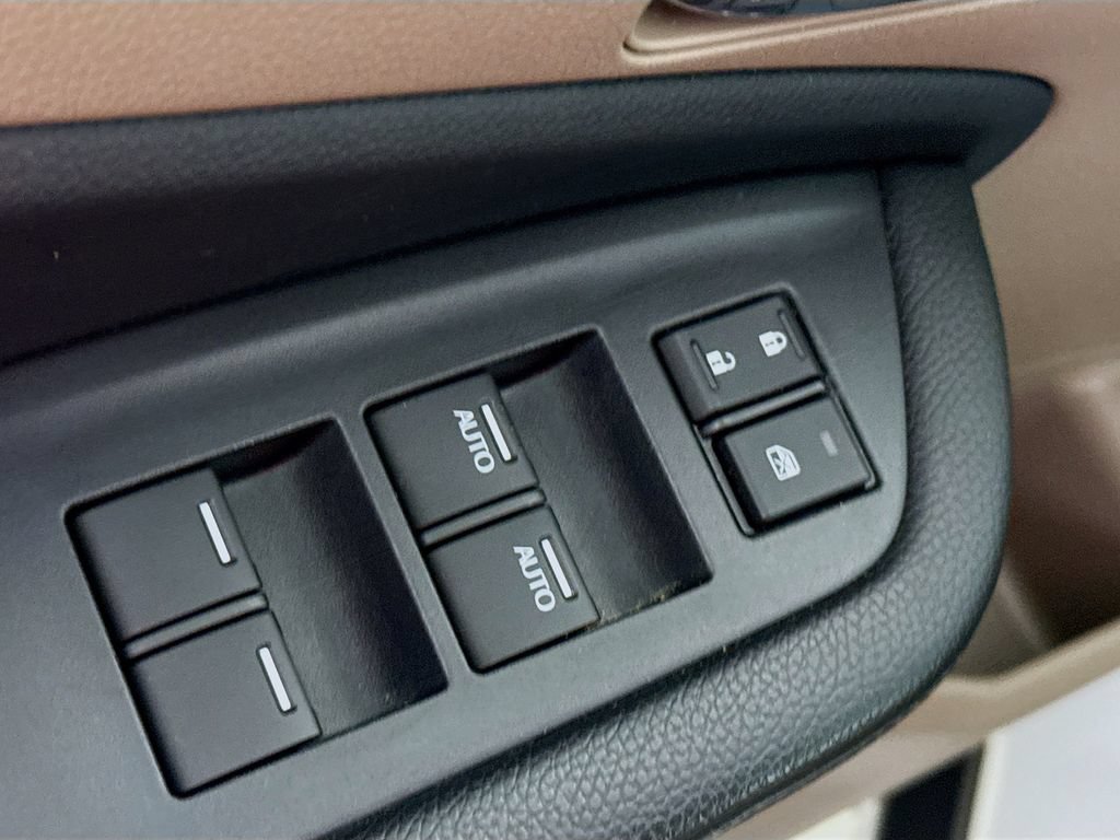 Used 2020 Honda Pilot Elite image 16