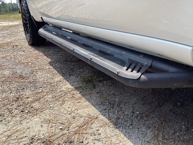 Used 2022 GMC Sierra 1500 AT4X image 11