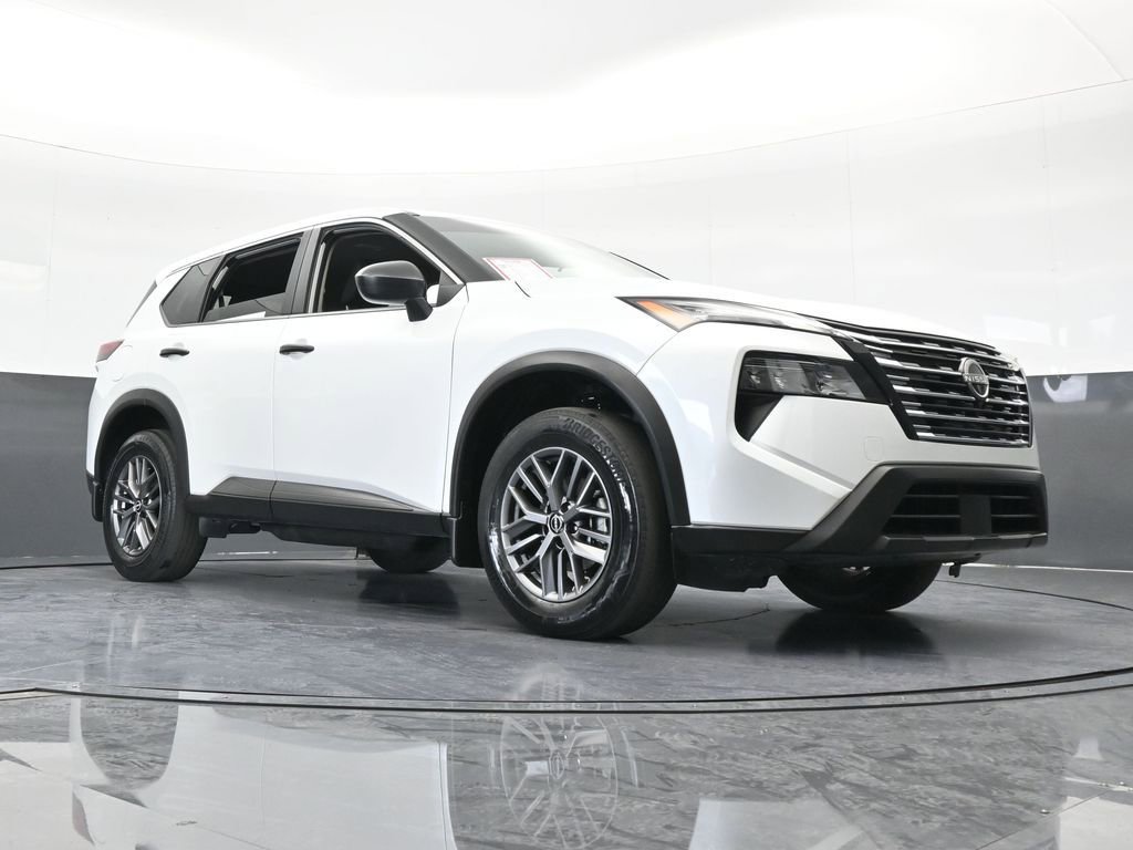 Used 2024 Nissan Rogue S image 56