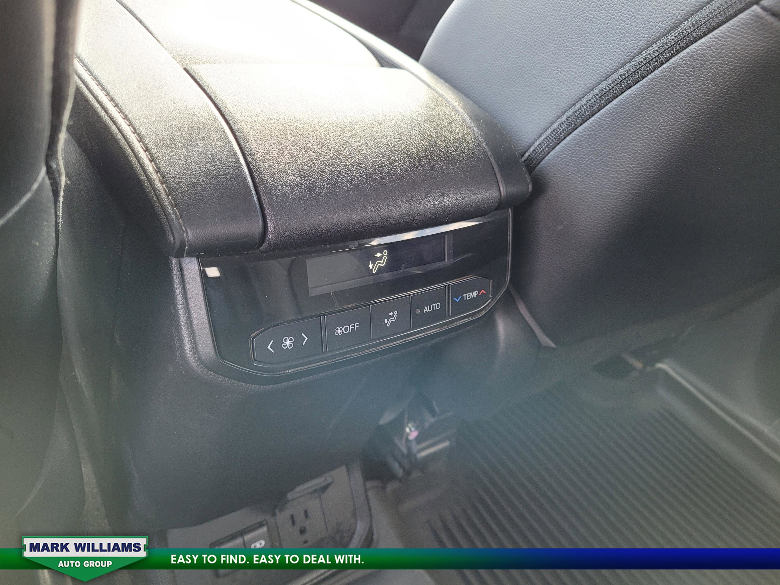 Used 2023 Toyota Highlander Limited image 16