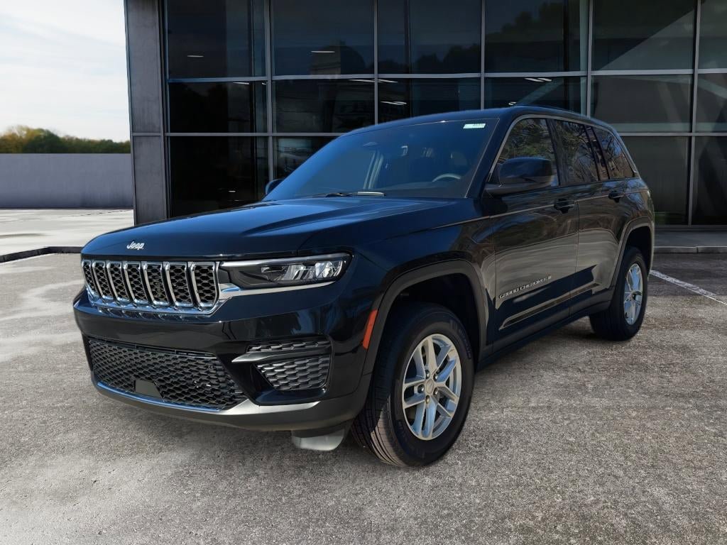 New 2025 Jeep Grand Cherokee Laredo X RWD image 3