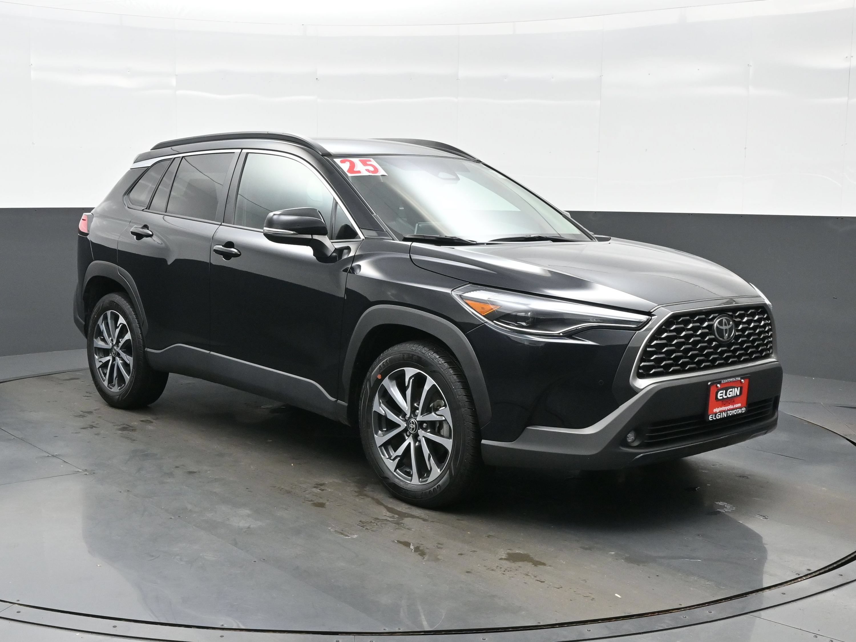 Used 2025 Toyota Corolla Cross XLE AWD/4WD image 8