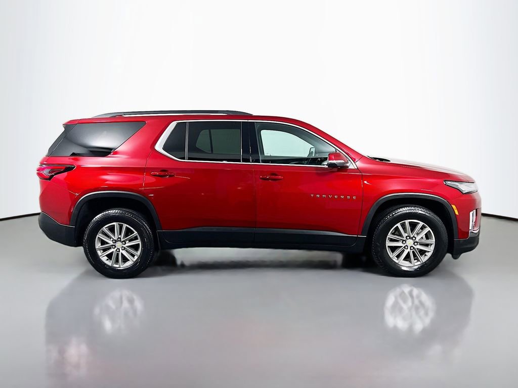 Used 2023 Chevrolet Traverse LT image 4
