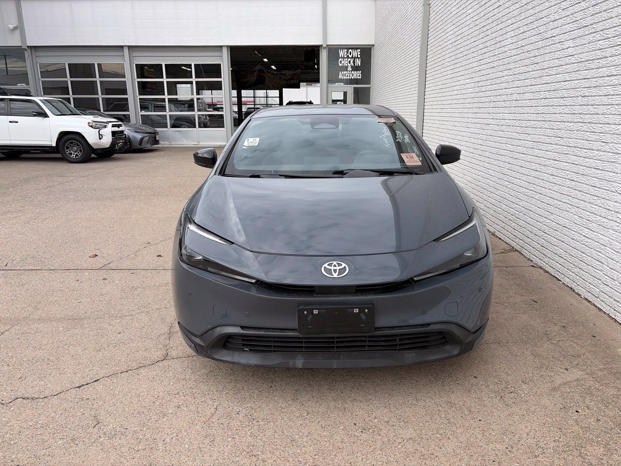 Used 2023 Toyota Prius LE FWD image 7