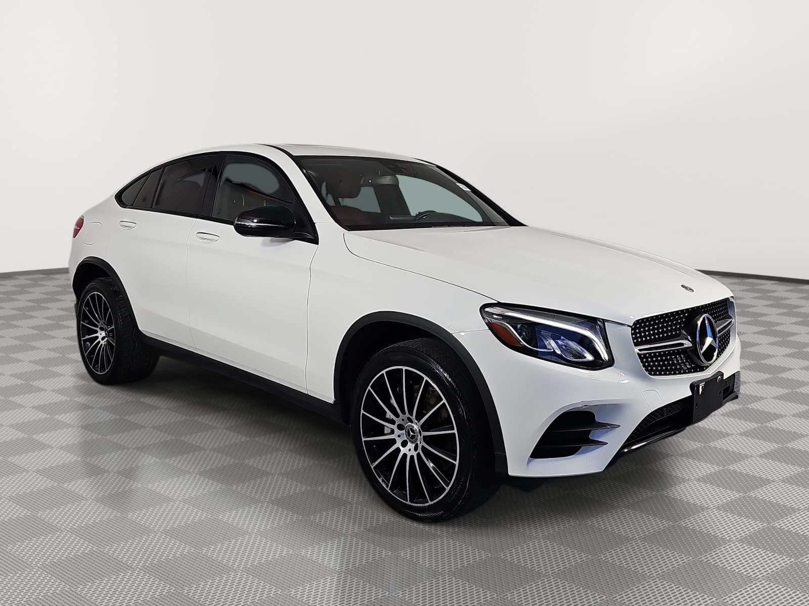 Used 2019 Mercedes-Benz GLC 300 4MATIC Coupe image 2