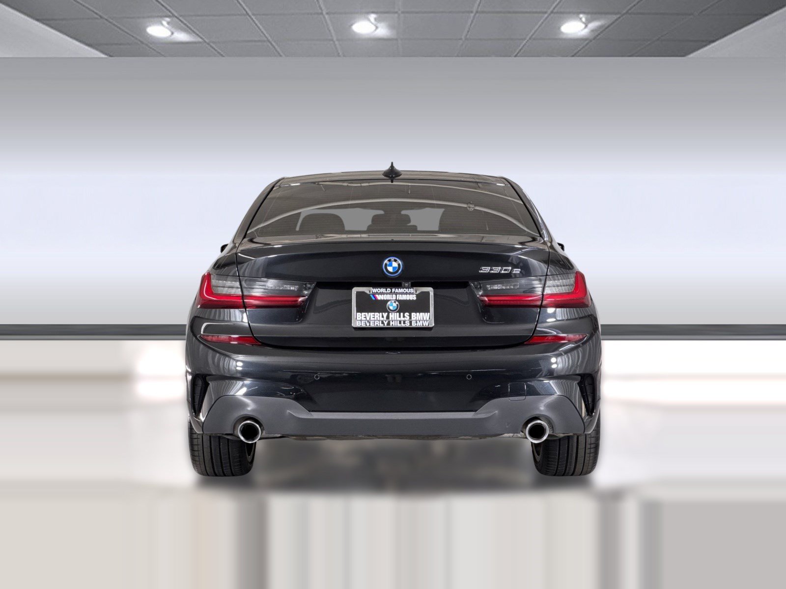 Used 2022 BMW 330e w/ M Sport Package RWD image 9