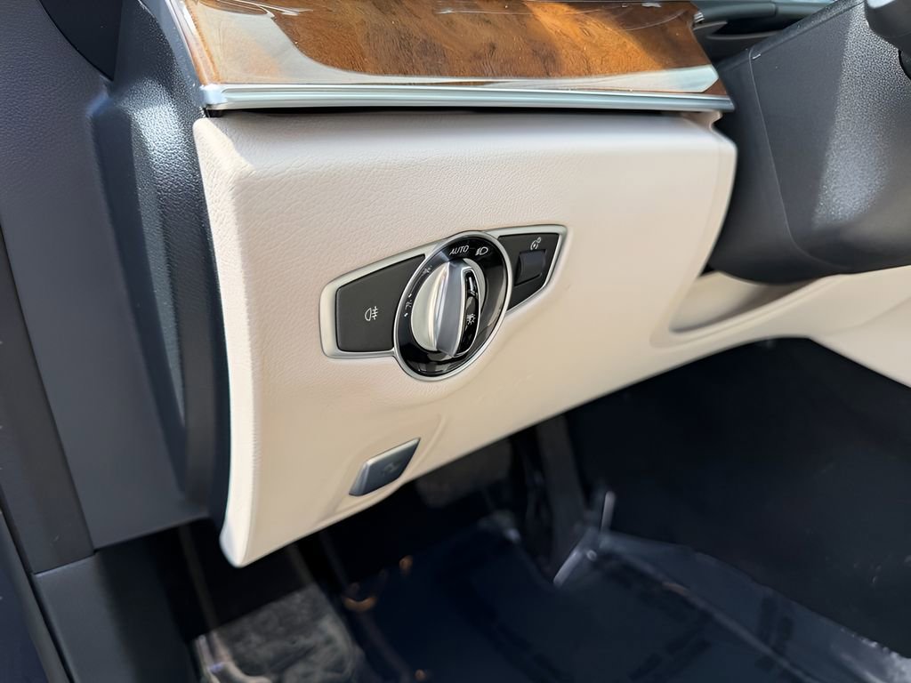 Used 2017 Mercedes-Benz E 300 4MATIC image 25
