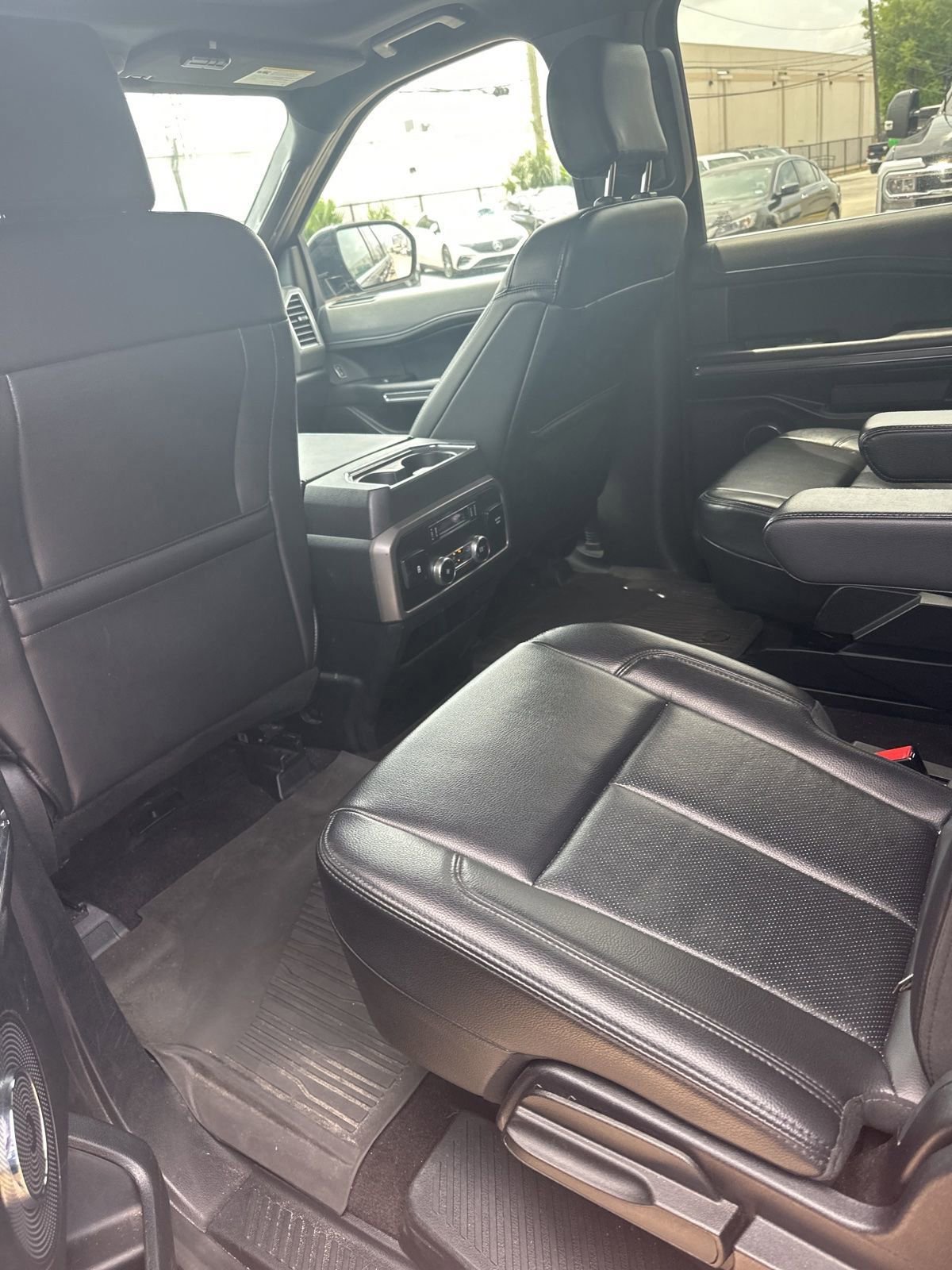 Used 2020 Ford Expedition Max XLT w/ Equipment Group 202A RWD image 4