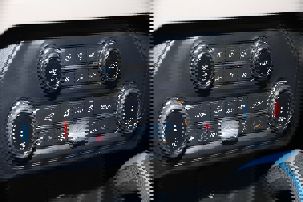 Used 2022 Ford Bronco Wildtrak image 30