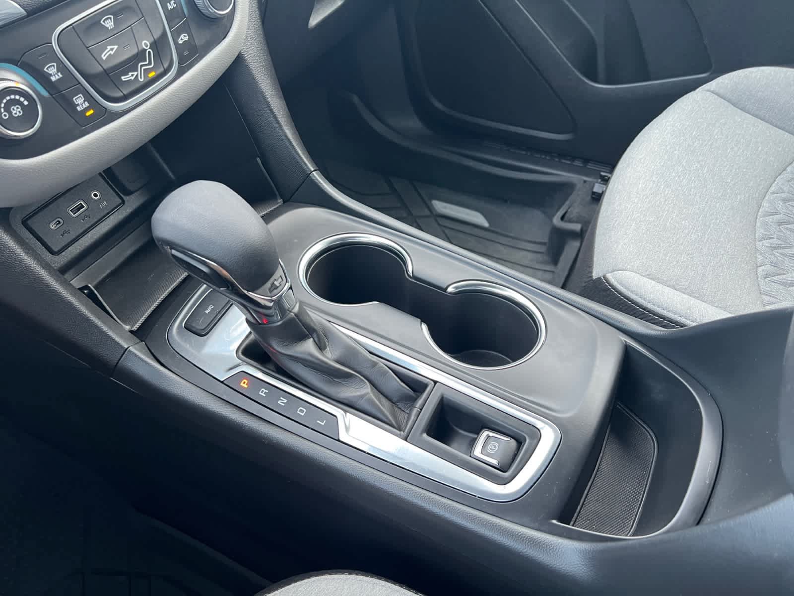 Used 2024 Chevrolet Equinox LS w/ LPO, Floor Liner Package AWD/4WD image 15