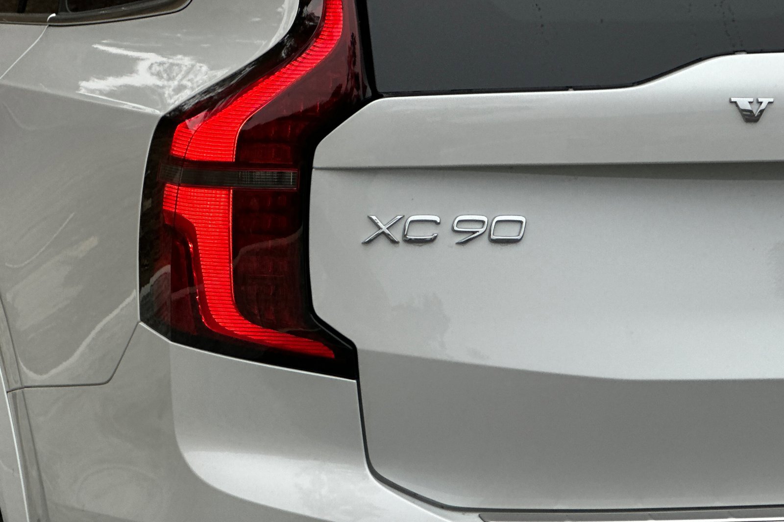 New 2026 Volvo XC90 B6 Plus w/ Protection Package Premier image 7