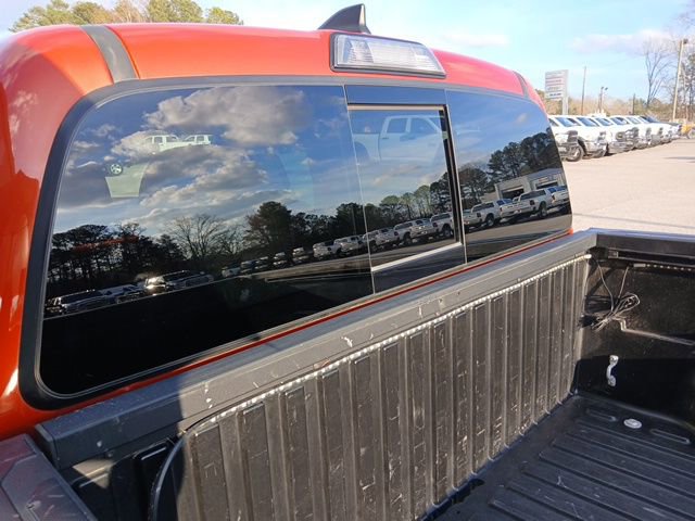 Used 2017 Toyota Tacoma TRD Sport image 9