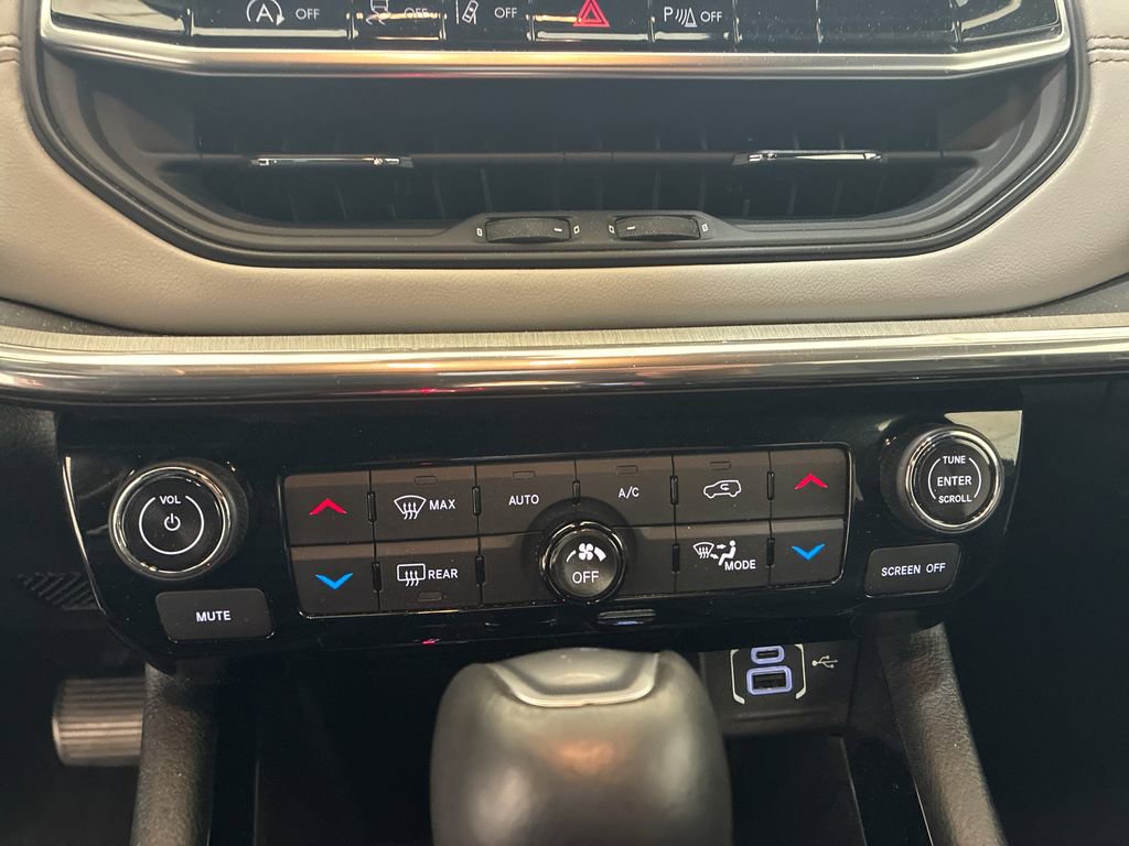 Used 2023 Jeep Compass Limited AWD/4WD image 15