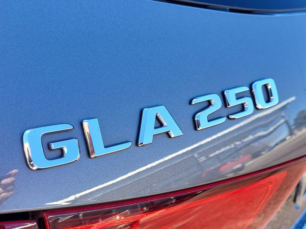 Certified 2021 Mercedes-Benz GLA 250 4MATIC image 11