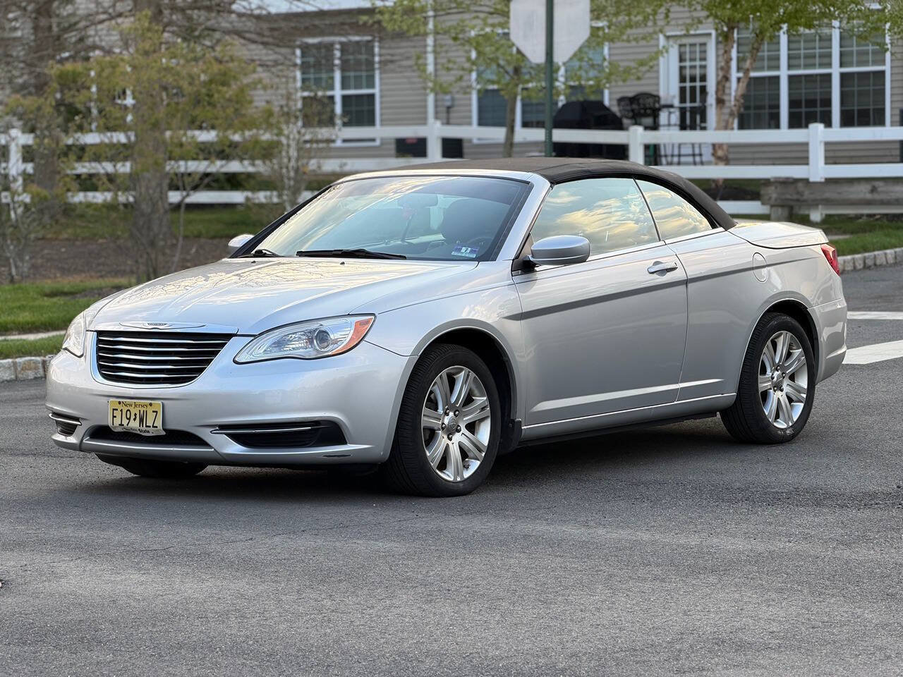 Used 2011 Chrysler 200 Touring w/ Cold Weather Group FWD image 1