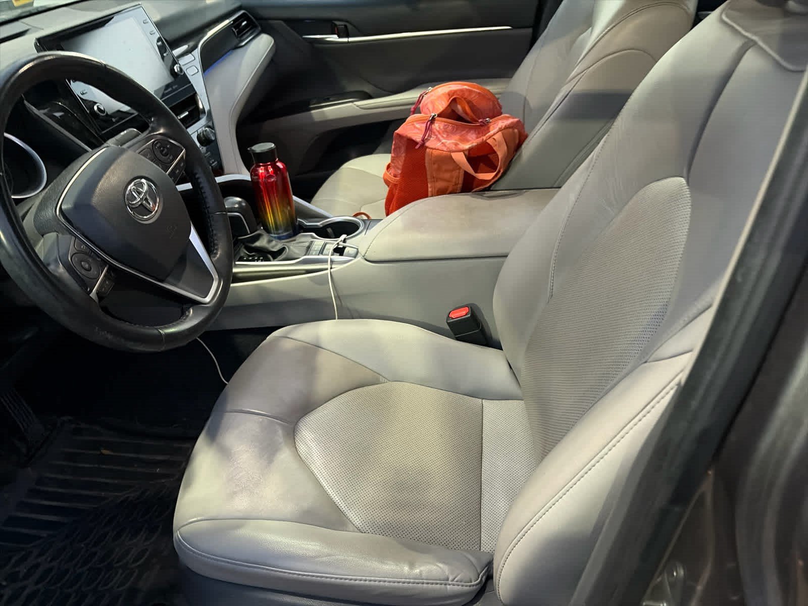 Used 2021 Toyota Camry XLE w/ Cold Weather Package FWD image 7