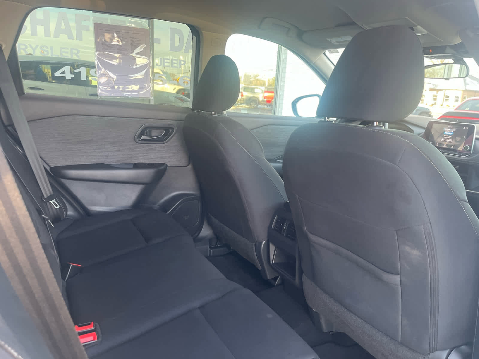 Used 2023 Nissan Rogue S image 13