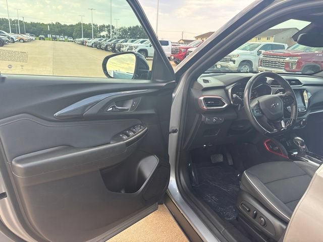 Used 2023 Chevrolet TrailBlazer RS w/ Convenience Package AWD/4WD image 9