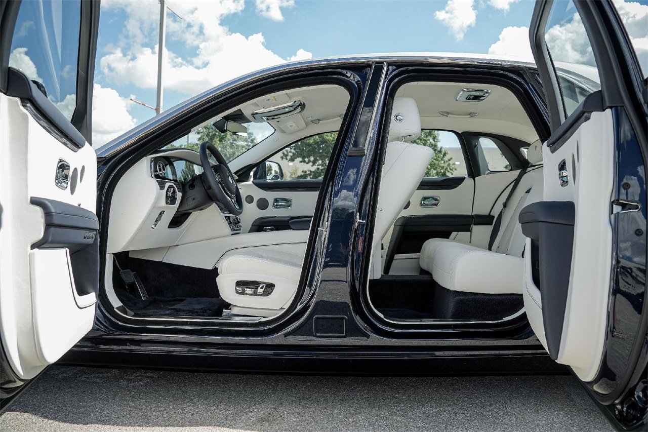 New 2025 Rolls-Royce Ghost image 18