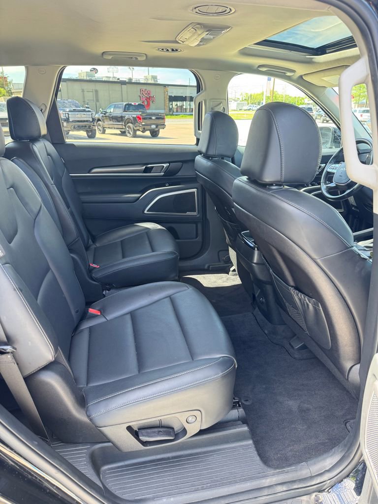 Used 2025 Kia Telluride S image 17