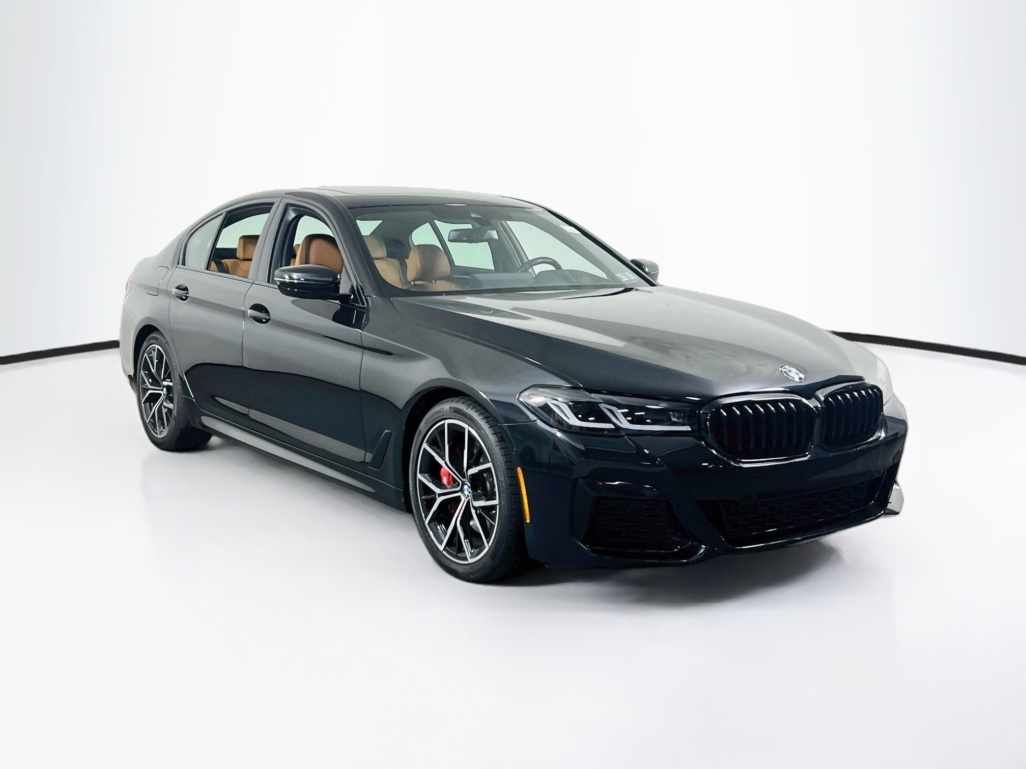 Used 2023 BMW 530i xDrive w/ M Sport Package AWD/4WD image 3
