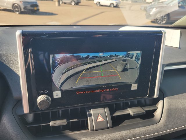 Used 2024 Toyota RAV4 XLE FWD image 21