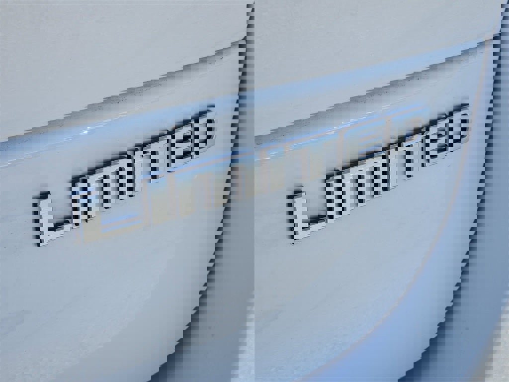 New 2025 Jeep Grand Cherokee L Limited w/ Luxury Tech Group II image 8