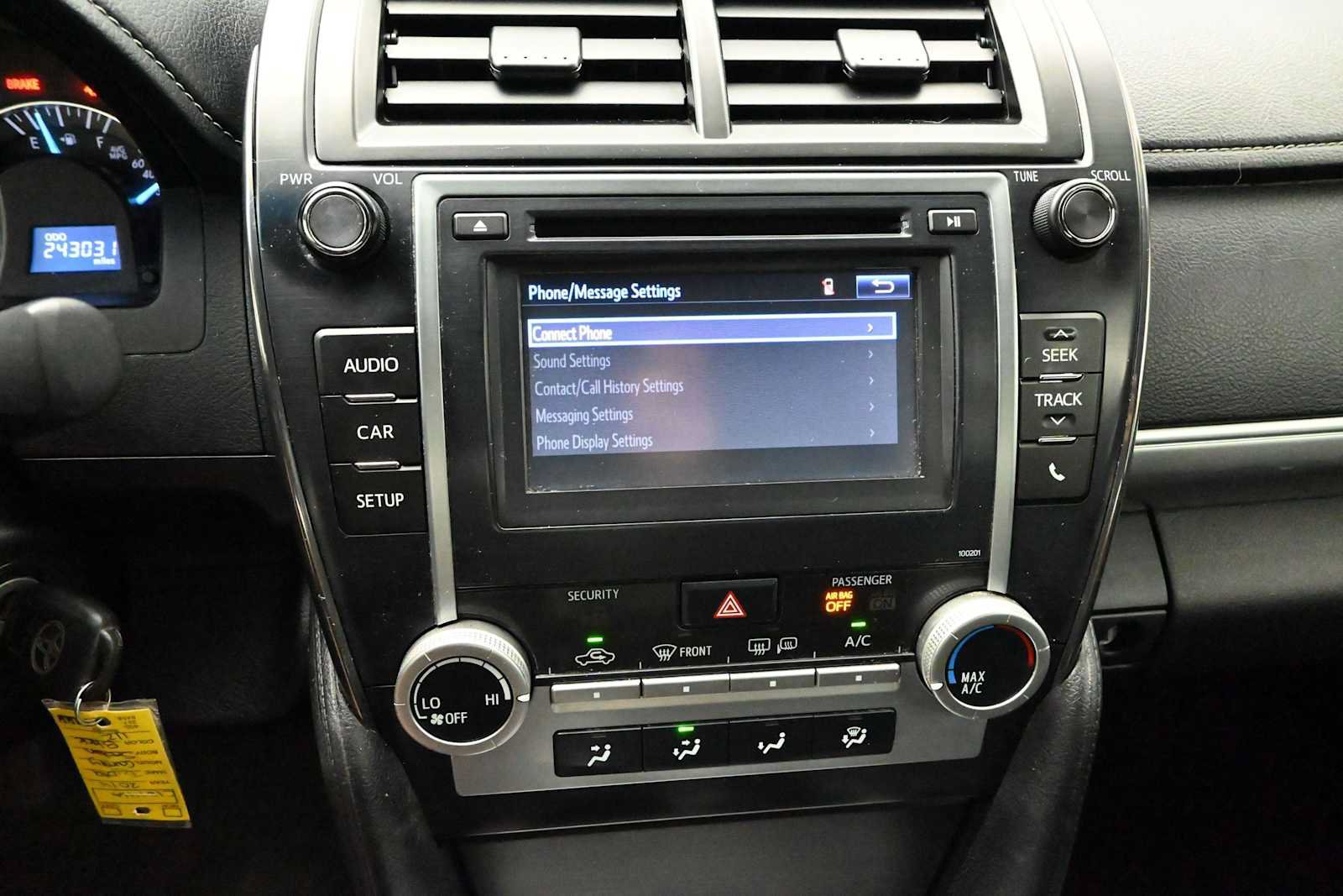 Used 2014 Toyota Camry SE FWD image 29